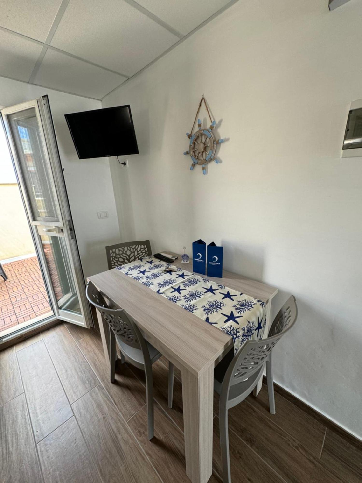Mareluna Rooms Margherita Di Savoia Exterior photo